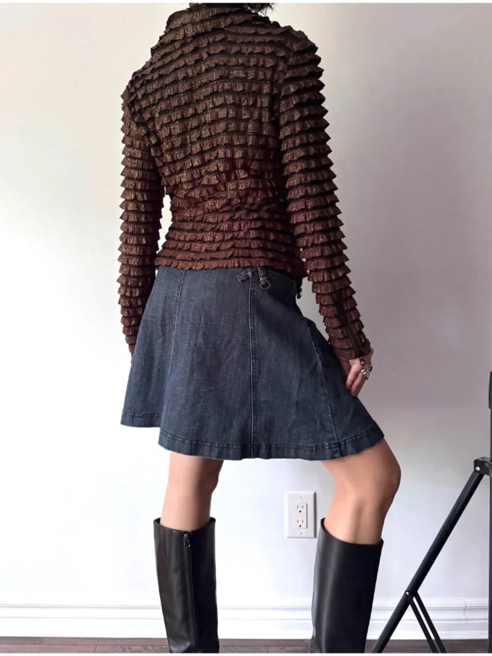 Y2K vintage brown ruffled textured collared long sleeved zip up blouse shirt - Picture 7 of 11